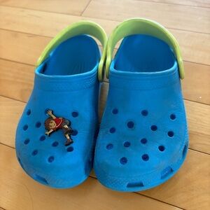 Kids Blue Crocs with green strap size c 10 - 11
